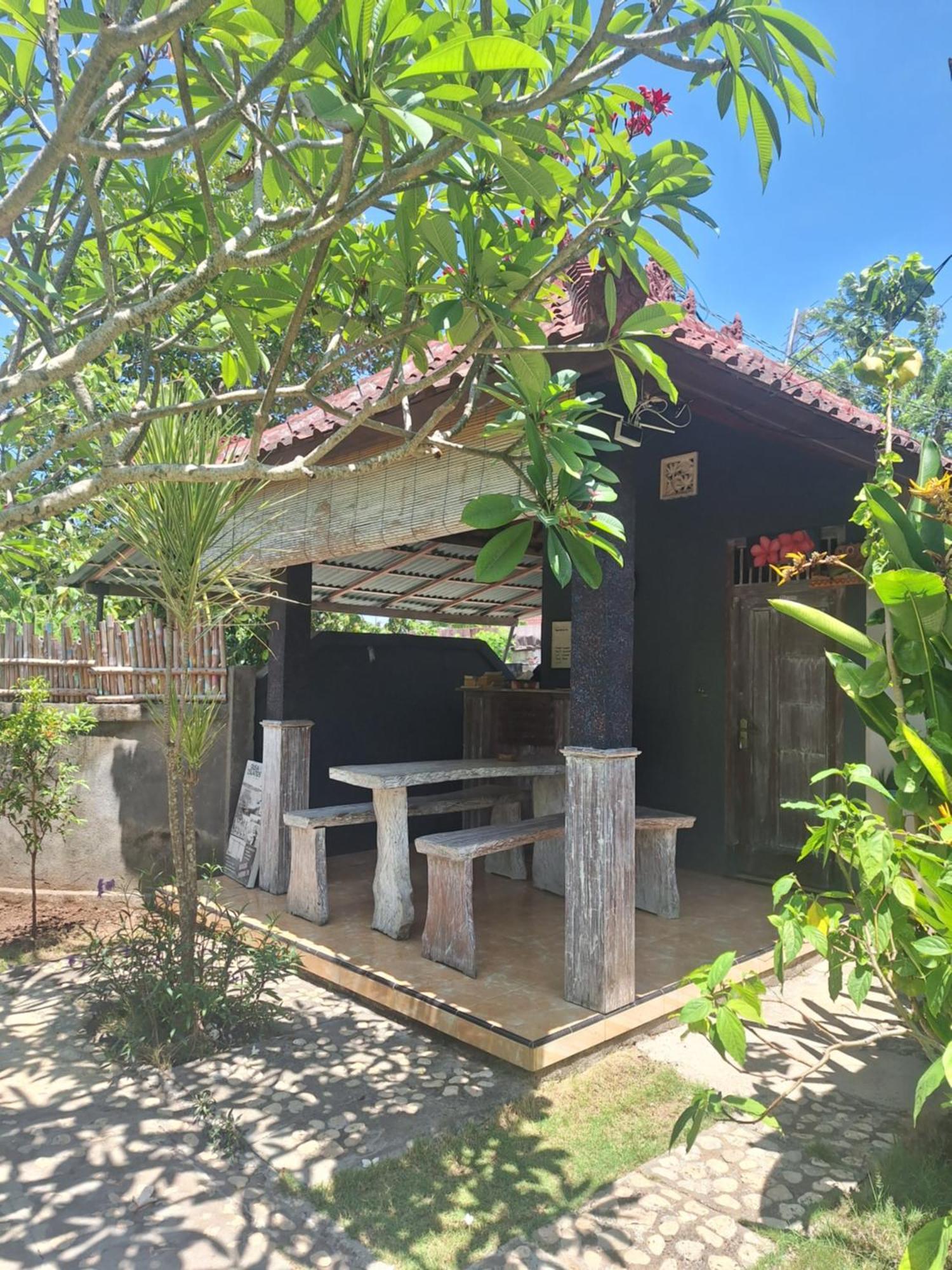D'Waktu In House Lägenhet Lembongan Exteriör bild